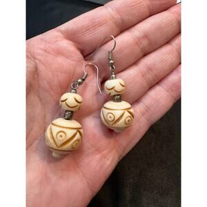 Vintage Carved Bone Bead Dangle Earrings Tribal Style 10g 1.5”